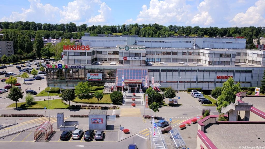 Commercial à louer à Ecublens Vd